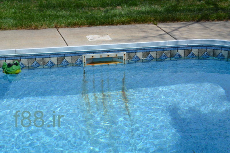 لکه در استخر